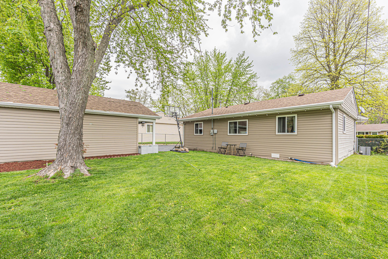 52 Sparrow Road Carpentersville, IL 60110 - Photo 24 of 24