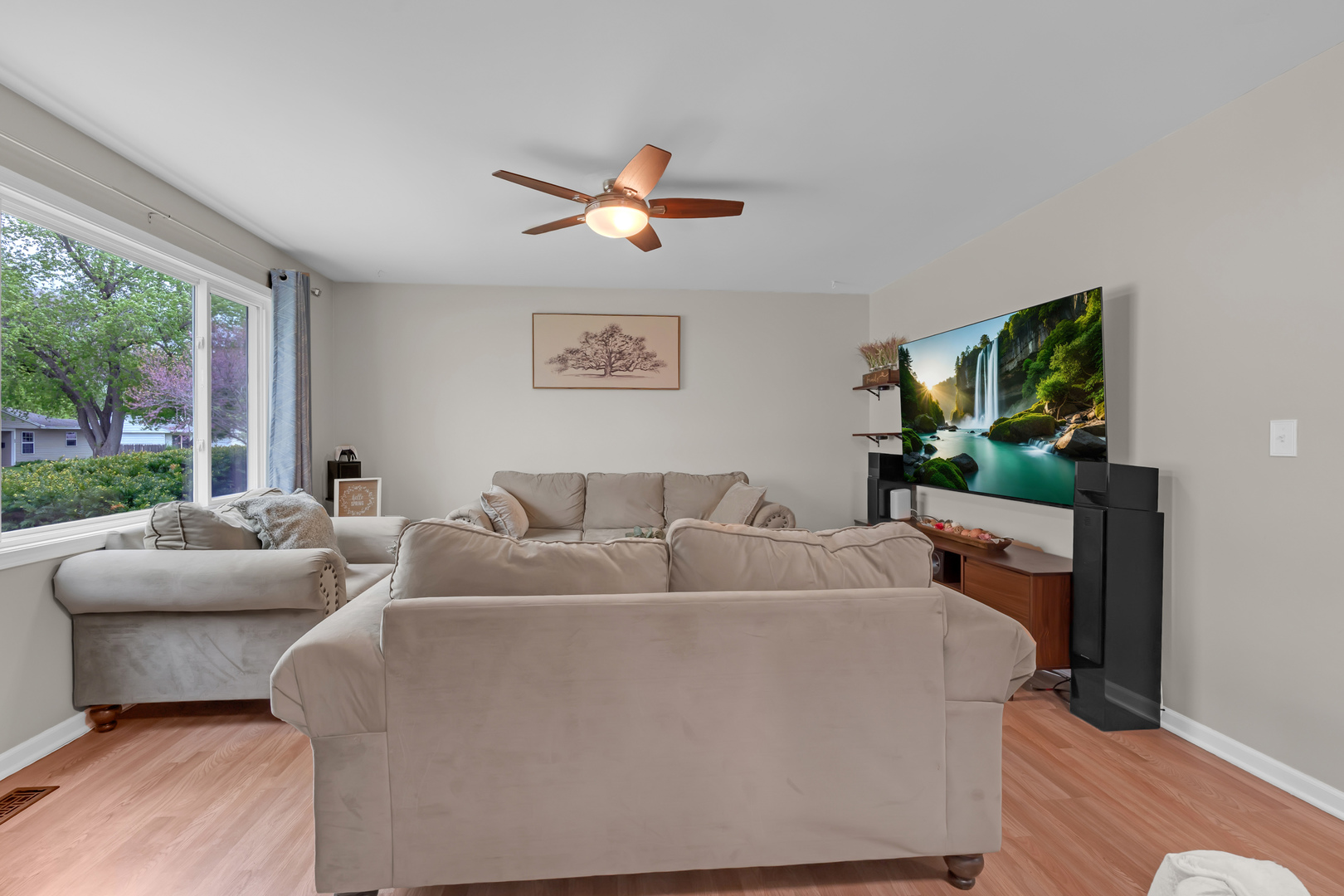 52 Sparrow Road Carpentersville, IL 60110 - Photo 7 of 24