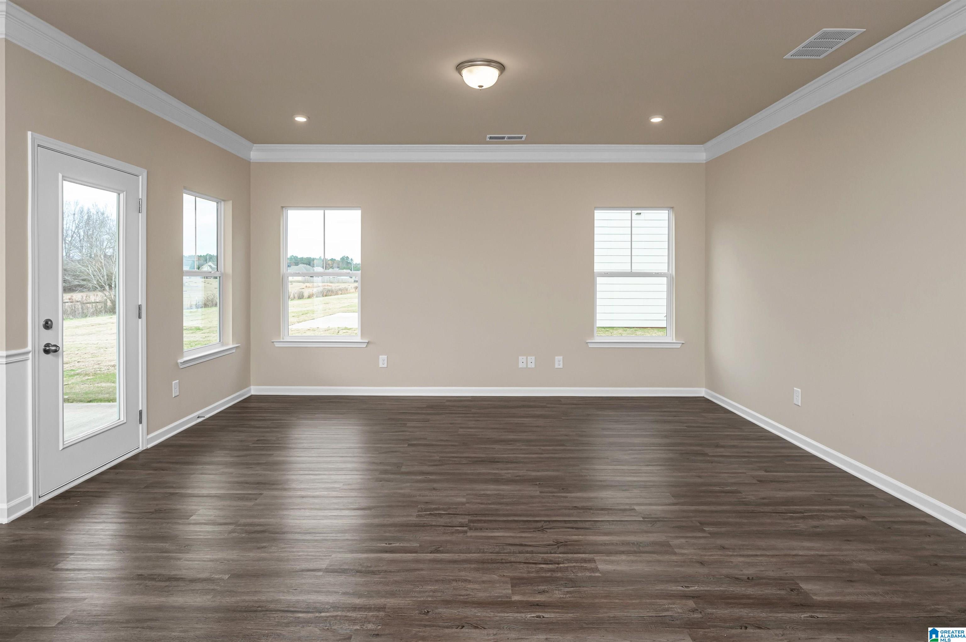 936 Ridgeway Avenue Columbiana, AL 35051 - Photo 10 of 37