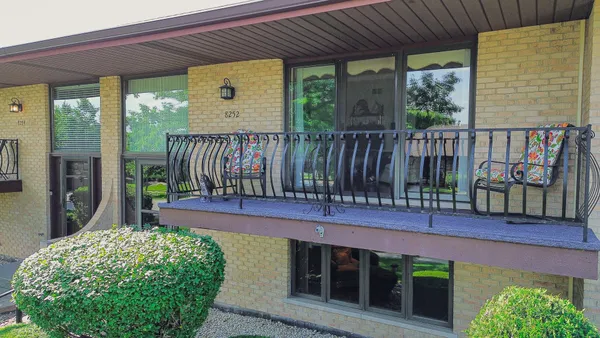 $315,000 | 8252 Ashley Lane, Tinley Park, IL 60477