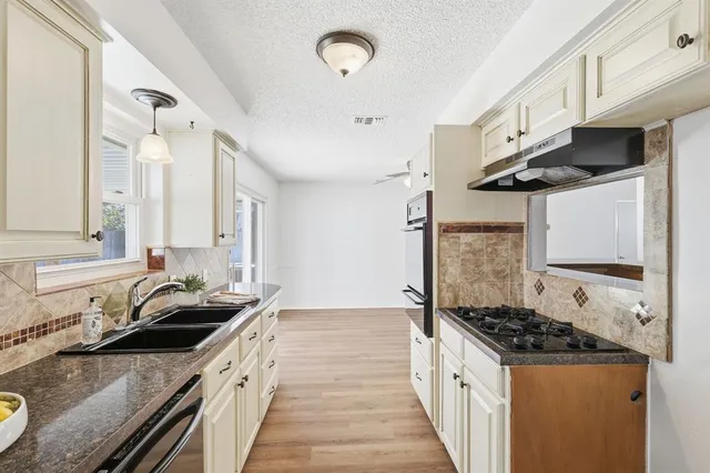 $2,150 | 808 Bridle Avenue, White Settlement, TX 76108