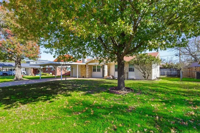 $2,150 | 808 Bridle Avenue, White Settlement, TX 76108