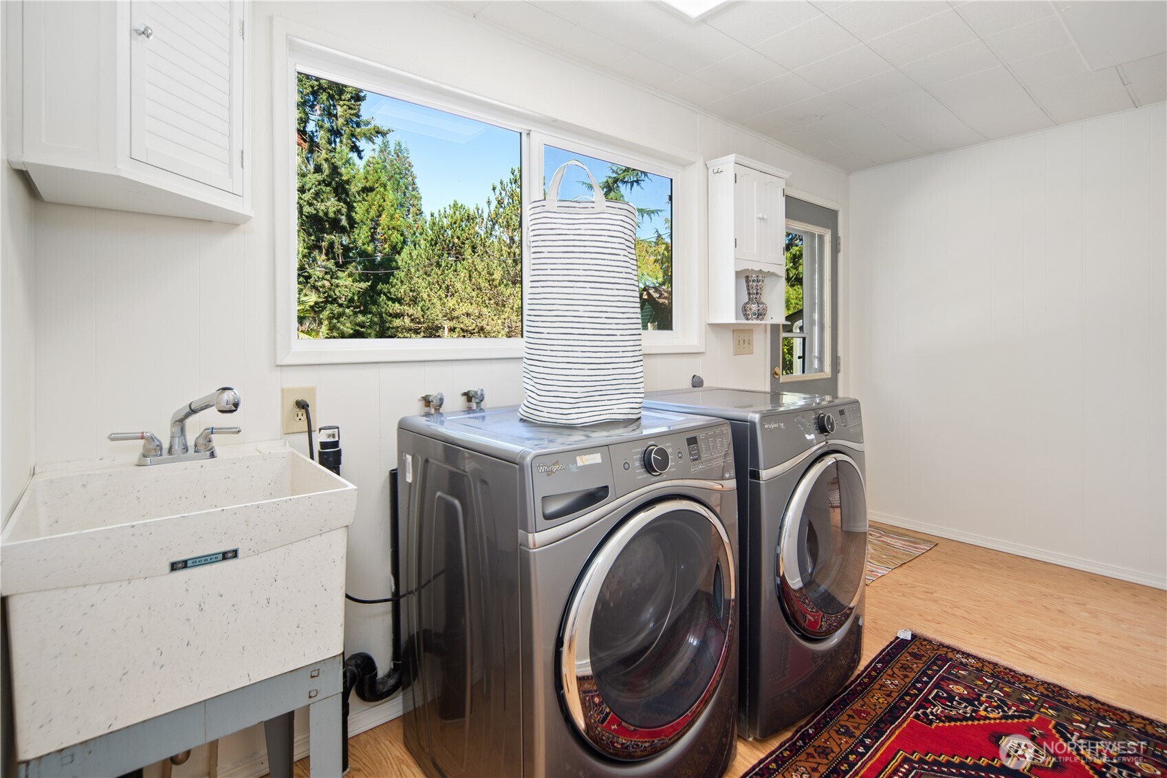 245 Gupster Road Sequim, WA 98382 - Photo 13 of 40 a utility room with dryer and washer