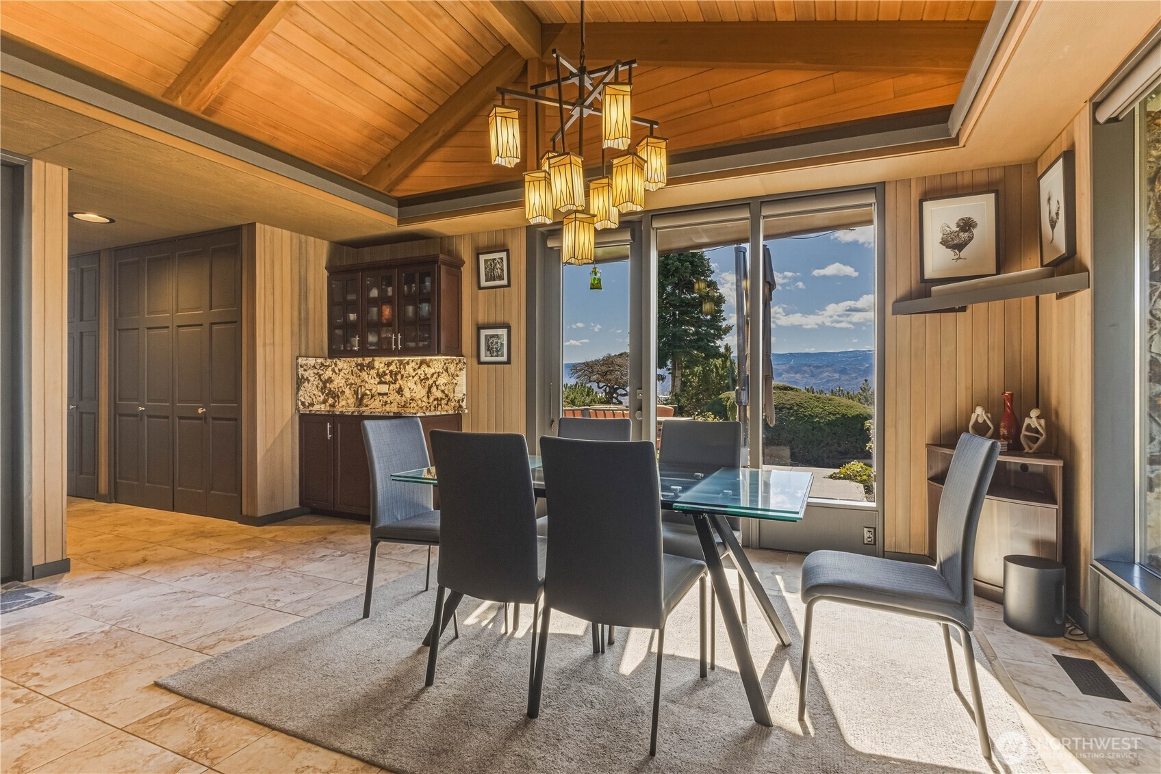 218 Sunnyslope Heights Road Wenatchee, WA 98801 - Photo 15 of 38