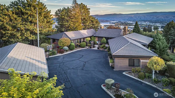 $2,149,000 | 218 Sunnyslope Heights Road, Wenatchee, WA 98801