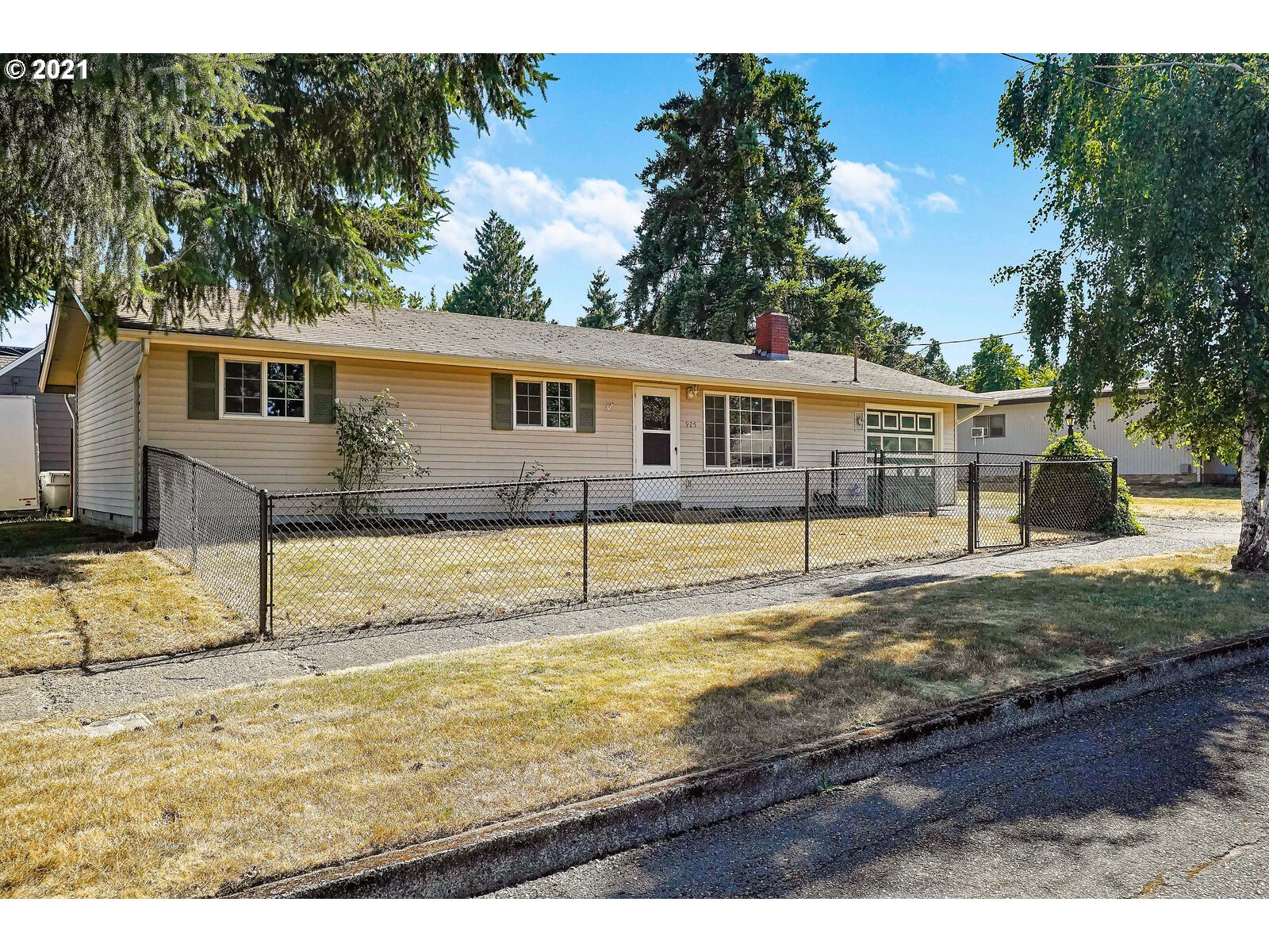 925 Southwest Birch Street Dallas, OR 97338 - Photo 1 of 23