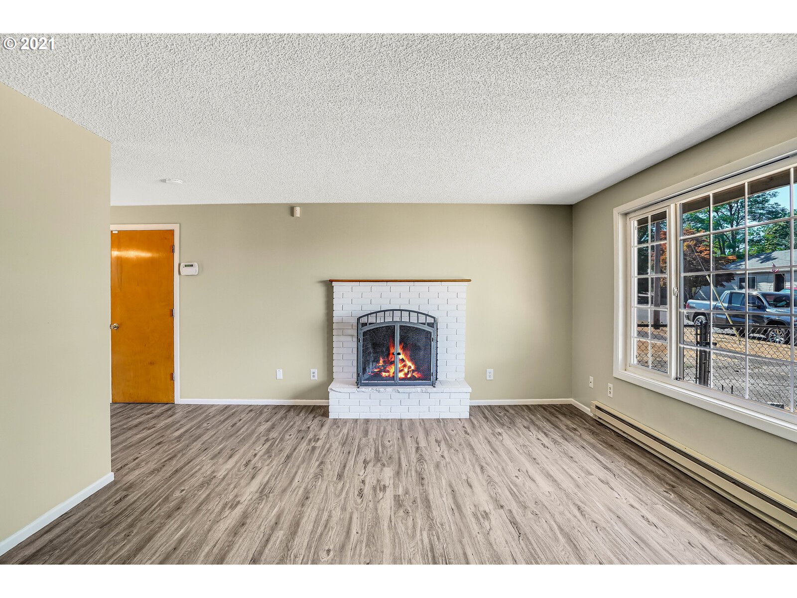 925 Southwest Birch Street Dallas, OR 97338 - Photo 4 of 23