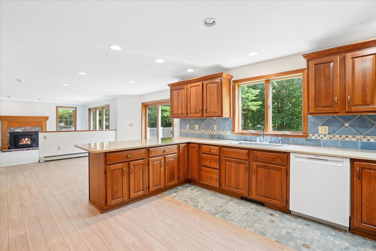 106 Gorham Pond Road Goffstown, NH 03045 - Photo 5 of 60