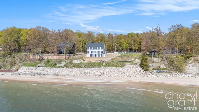 $2,450,000 | 2578 Lakeshore Drive, Fennville, MI 49408