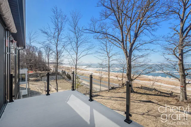 $2,450,000 | 2578 Lakeshore Drive, Fennville, MI 49408