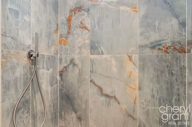 $2,450,000 | 2578 Lakeshore Drive, Fennville, MI 49408