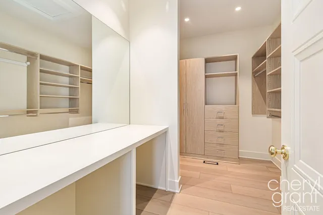 $2,450,000 | 2578 Lakeshore Drive, Fennville, MI 49408