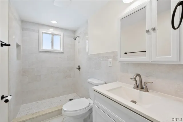 $269,900 | 5006 Dahlia Circle, Clay, NY 13088