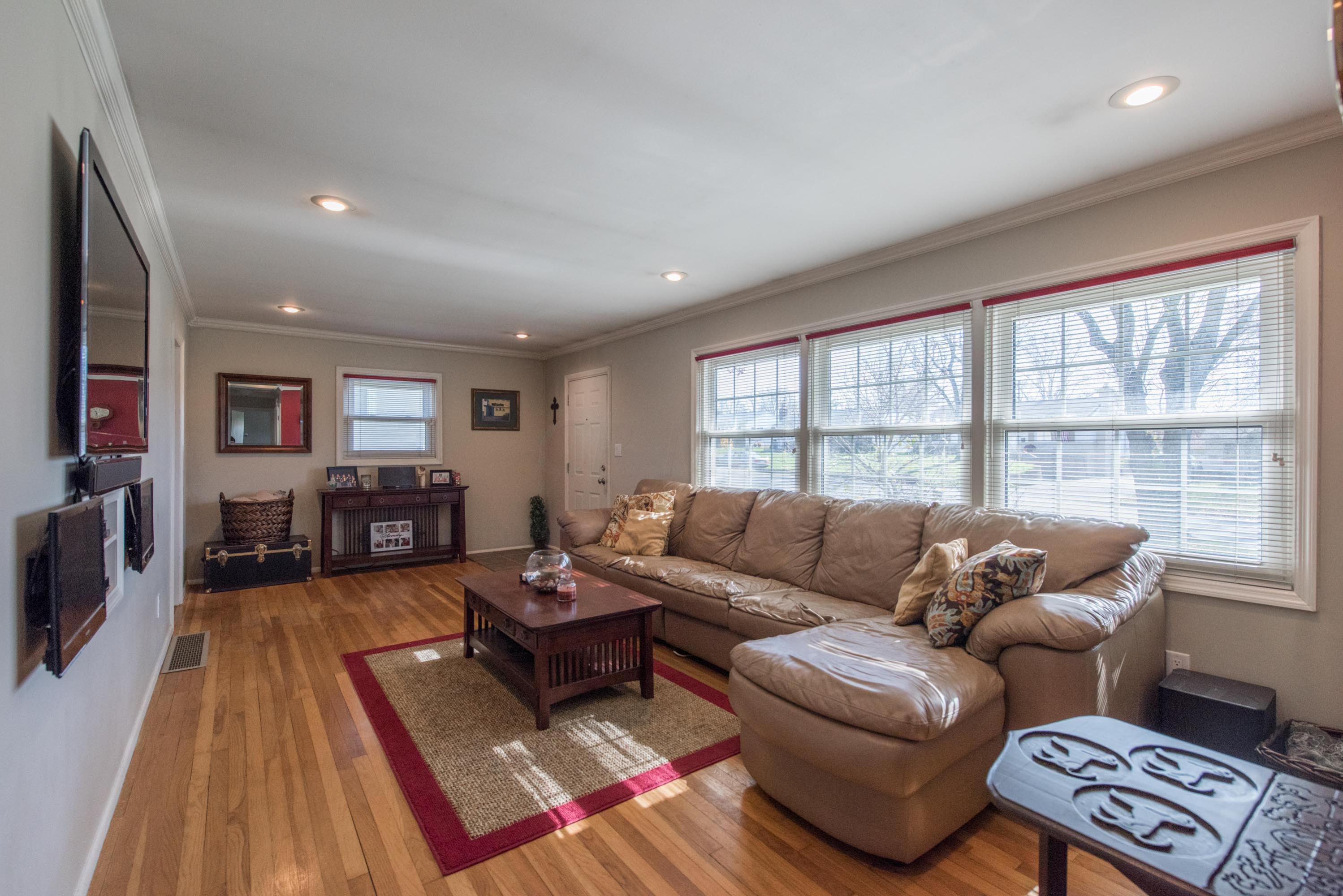 2778 Nottingham Road Columbus, OH 43221 - Photo 4 of 25