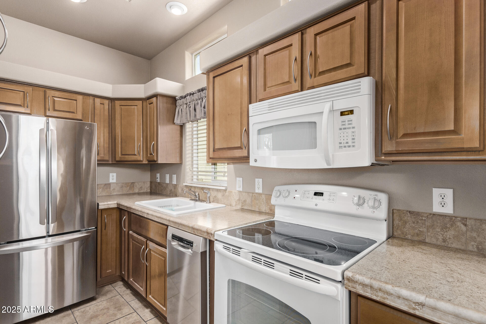 17200 West Bell Road, Unit 899 Surprise, AZ 85374 - Photo 7 of 23 16 Bell 17200 #899