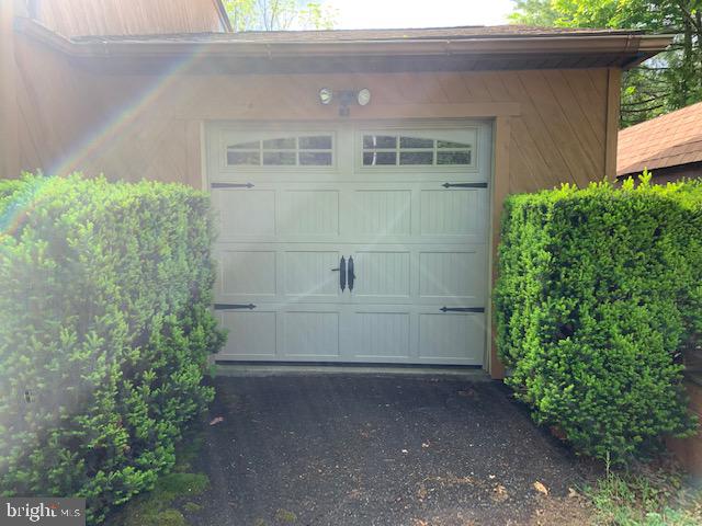 2046 Ziegler Road Pennsburg, PA 18073 - Photo 4 of 34