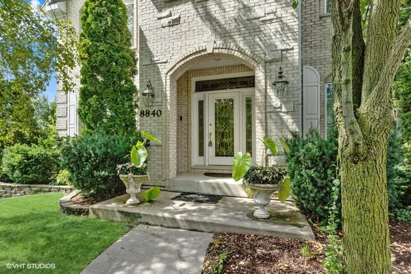 $6,500 | 8840 Royal Drive, Burr Ridge, IL 60527