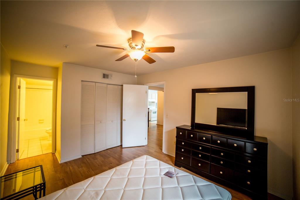 2360 Southwest Archer Road, Unit 907 Gainesville, FL 32608 - Photo 7 of 9