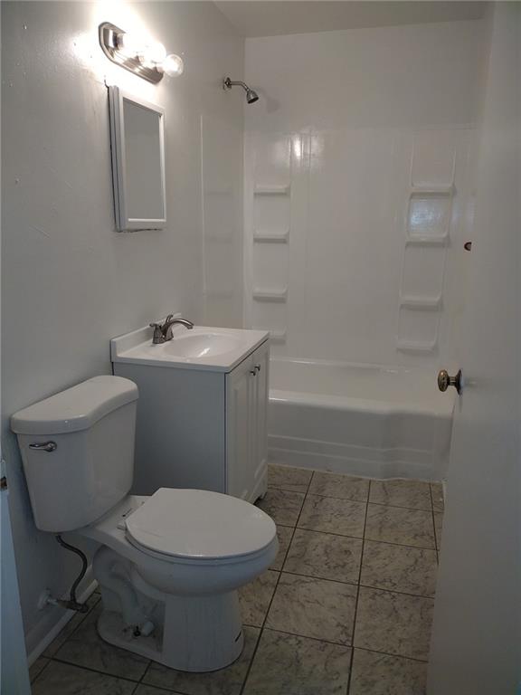 7021 Shannon Road Verona, PA 15147 - Photo 4 of 13 Gallery Image 4