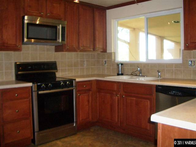 705 Winchester Drive Reno, NV 89506 - Photo 4 of 13 Photo 4