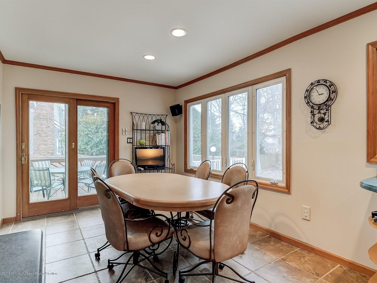 29 Oakland Road Old Bridge, NJ 08857 - Photo 12 of 32 012_Kitchen