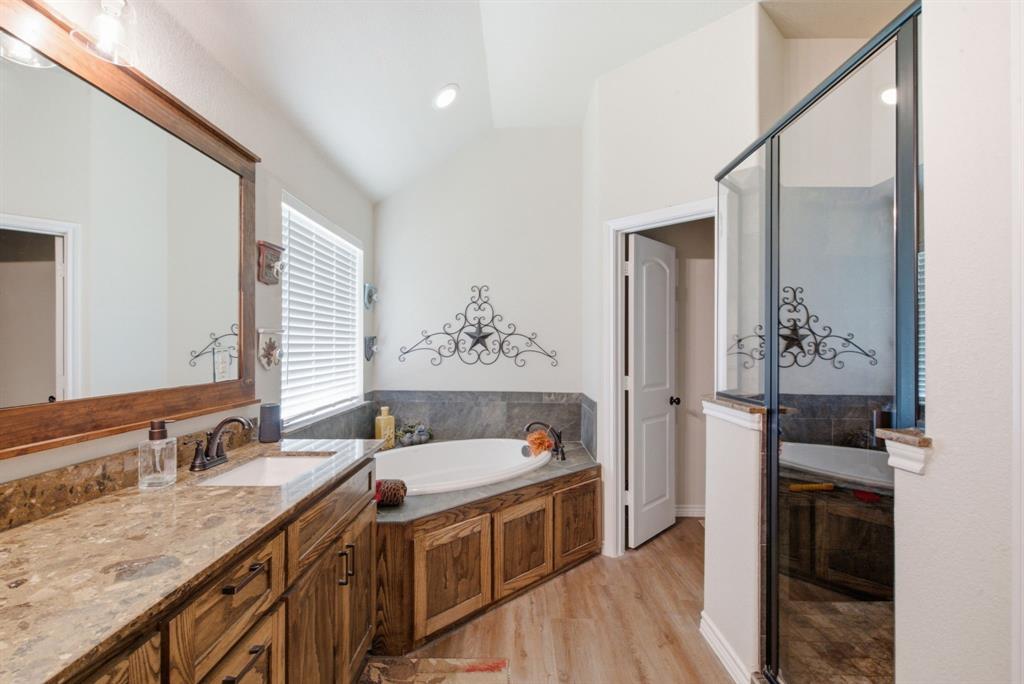 640 Sunfish Point Bluff Dale, TX 76433 - Photo 27 of 39 Primary bath