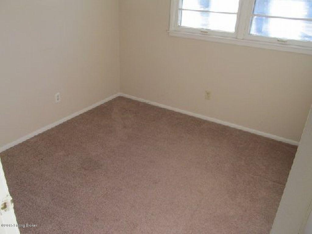 9305 New Maple Road Louisville, KY 40229 - Photo 8 of 10 18.jpg