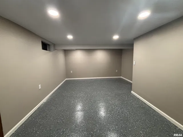 $159,900 | 2052 North 20th Street, Springfield, IL 62702