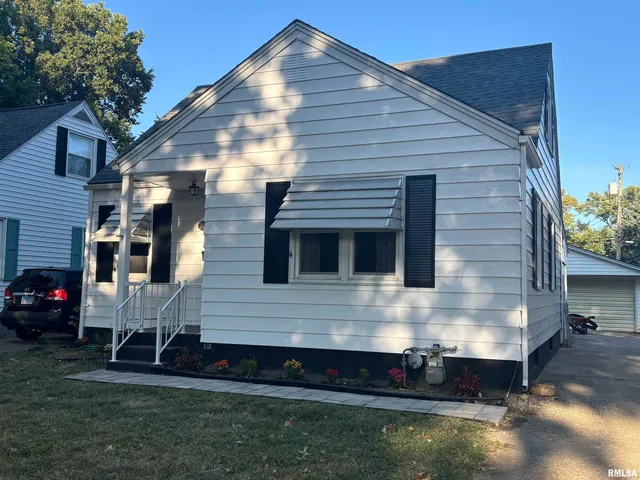 $159,900 | 2052 North 20th Street, Springfield, IL 62702