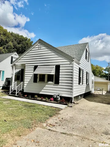 $159,900 | 2052 North 20th Street, Springfield, IL 62702