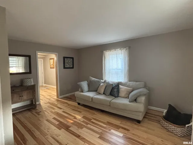 $159,900 | 2052 North 20th Street, Springfield, IL 62702