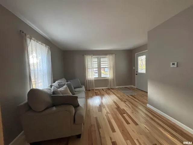 $159,900 | 2052 North 20th Street, Springfield, IL 62702