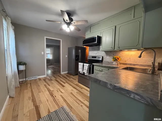 $159,900 | 2052 North 20th Street, Springfield, IL 62702