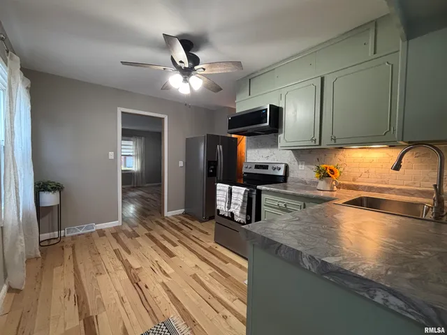 $159,900 | 2052 North 20th Street, Springfield, IL 62702