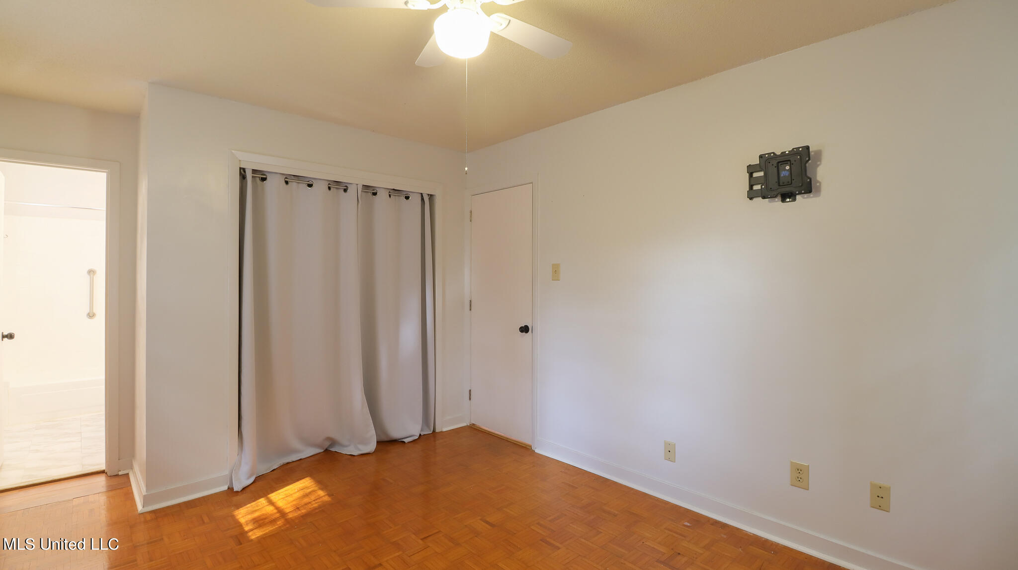 2233 Old Popp's Ferry Road Biloxi, MS 39532 - Photo 11 of 20 Master