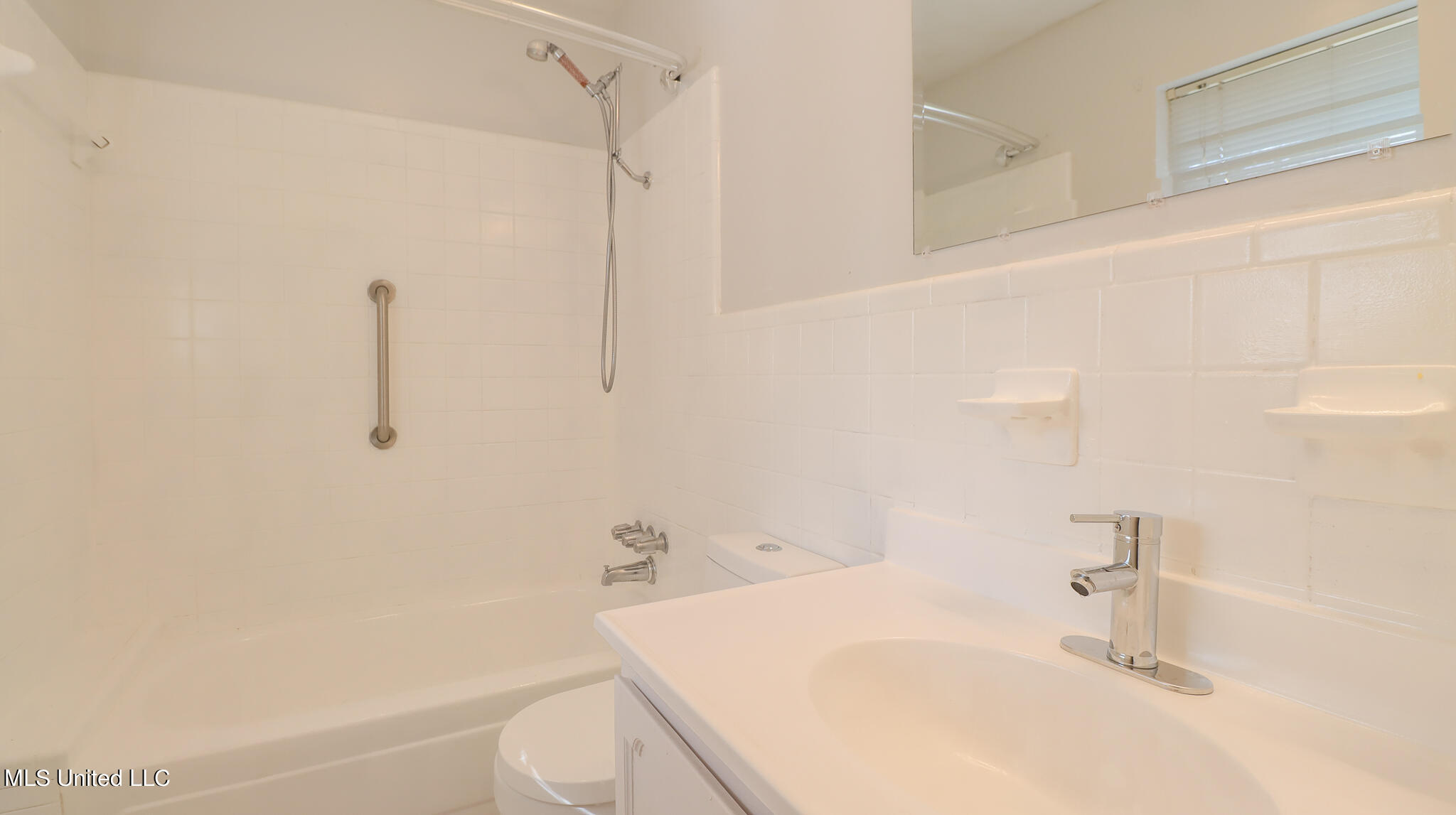 2233 Old Popp's Ferry Road Biloxi, MS 39532 - Photo 12 of 20 Master Bath