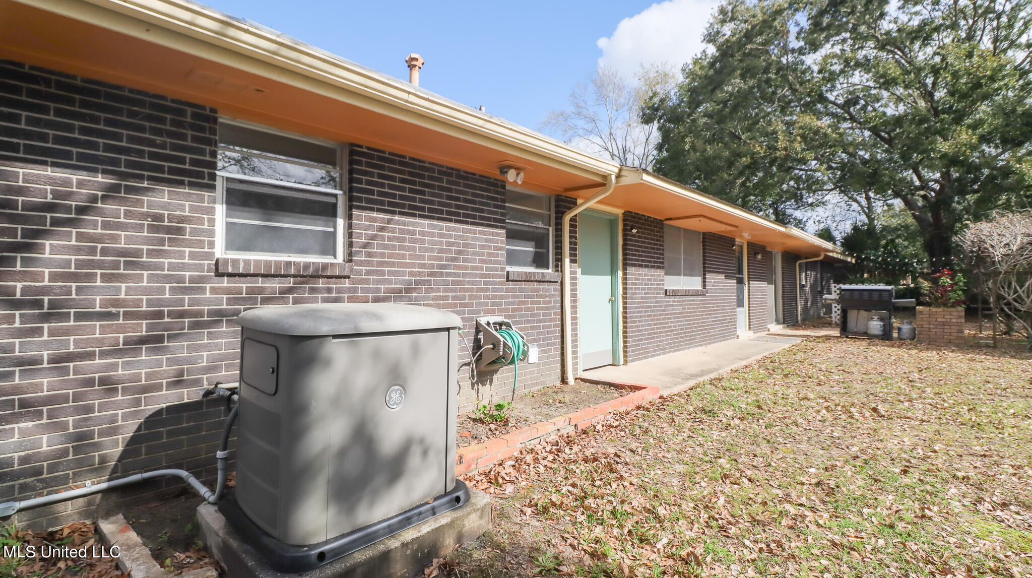 2233 Old Popp's Ferry Road Biloxi, MS 39532 - Photo 20 of 20 Back