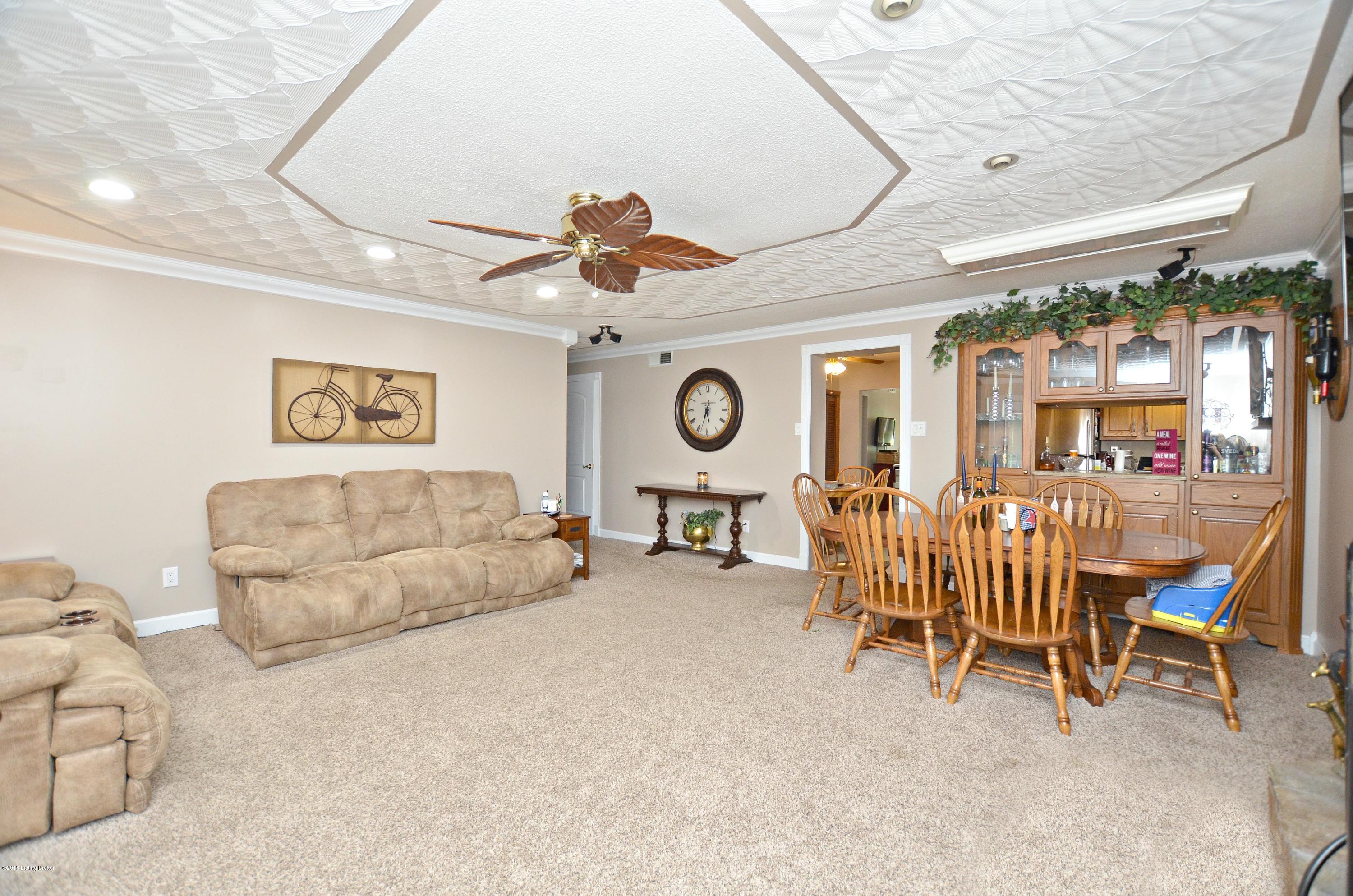 11207 Torrington Road Louisville, KY 40272 - Photo 9 of 31 9