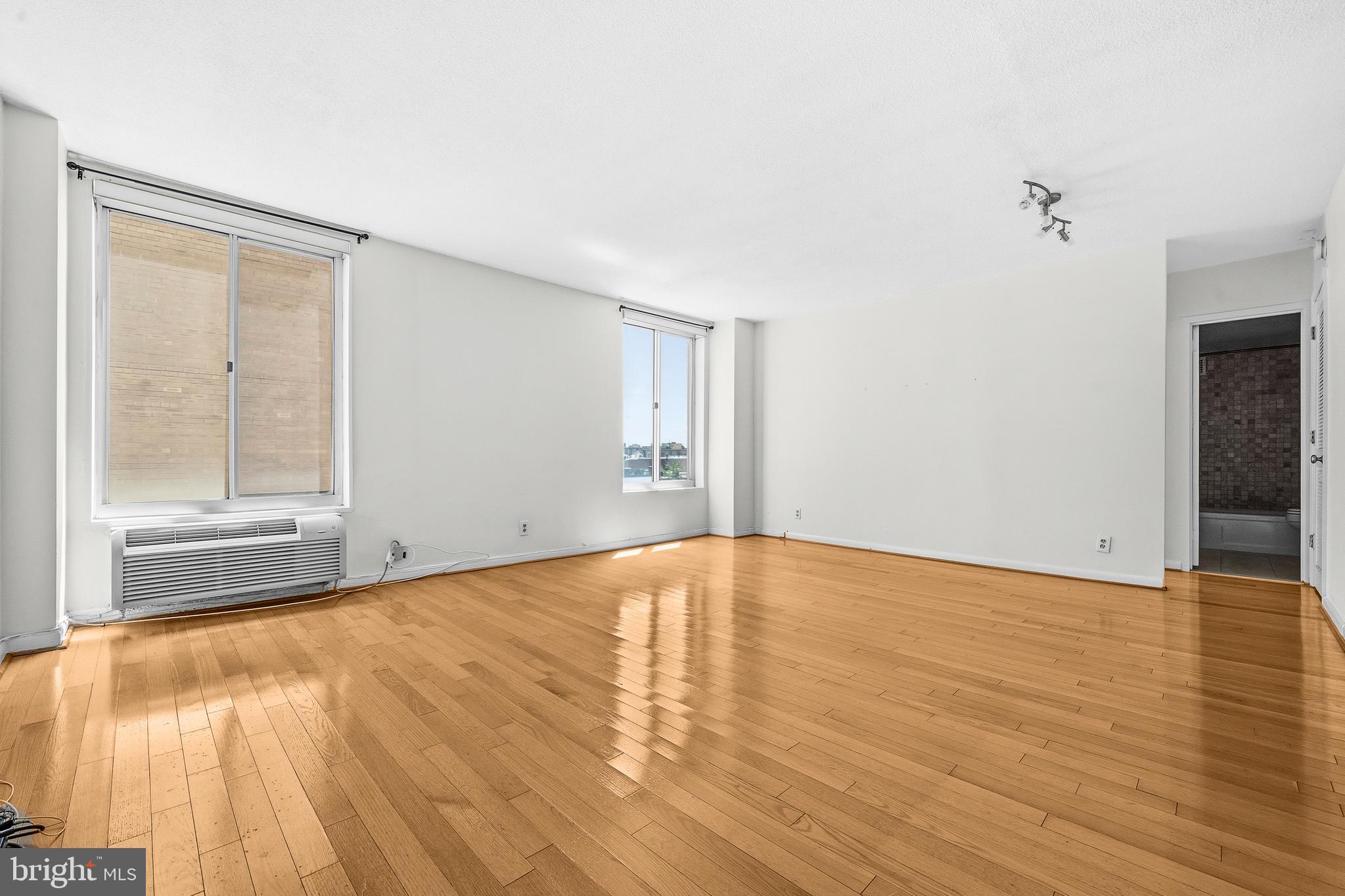 1800 R Street Northwest, Unit 604 Washington, DC 20009 - Photo 4 of 16