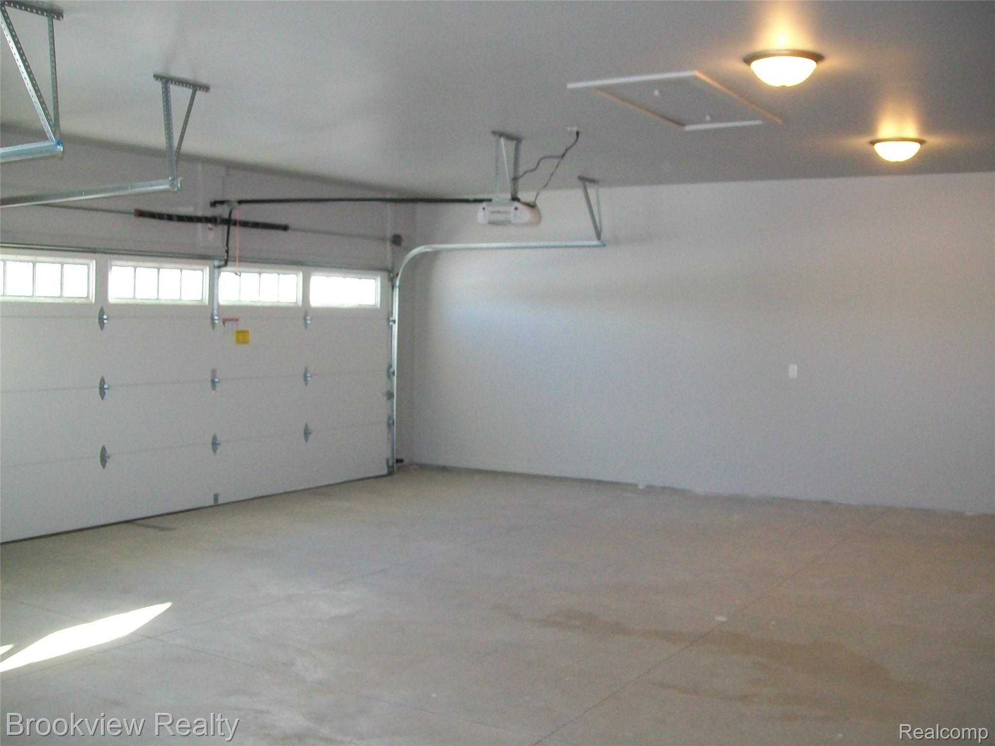 2970 Longview Avenue Rochester, MI 48307 - Photo 24 of 28 100_1055.JPG