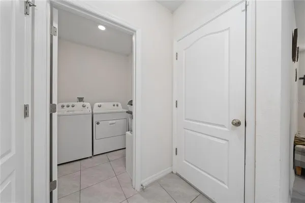 a view of utility room