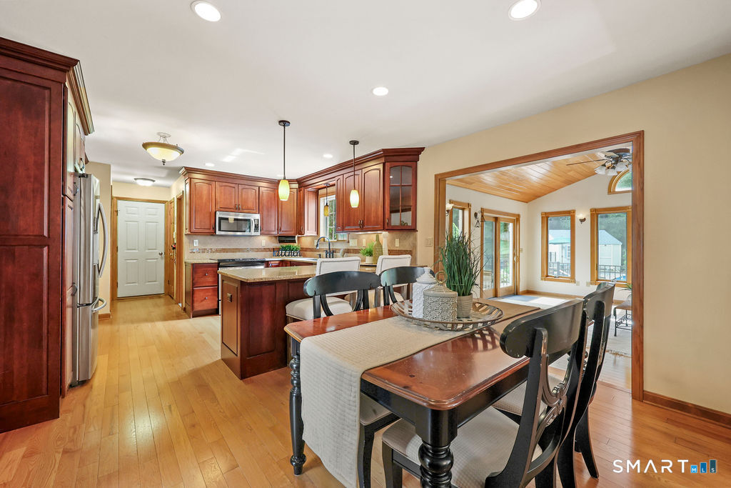 209 Lancaster Way Cheshire, CT 06410 - Photo 13 of 40