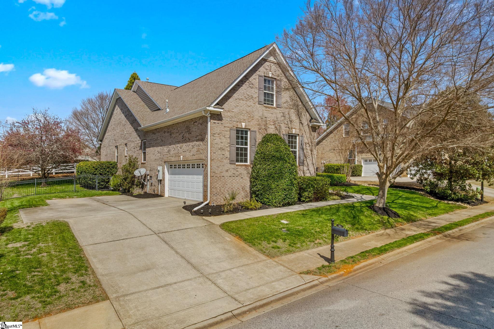 300 Gladstone Way Greer, SC 29650 - Photo 3 of 40