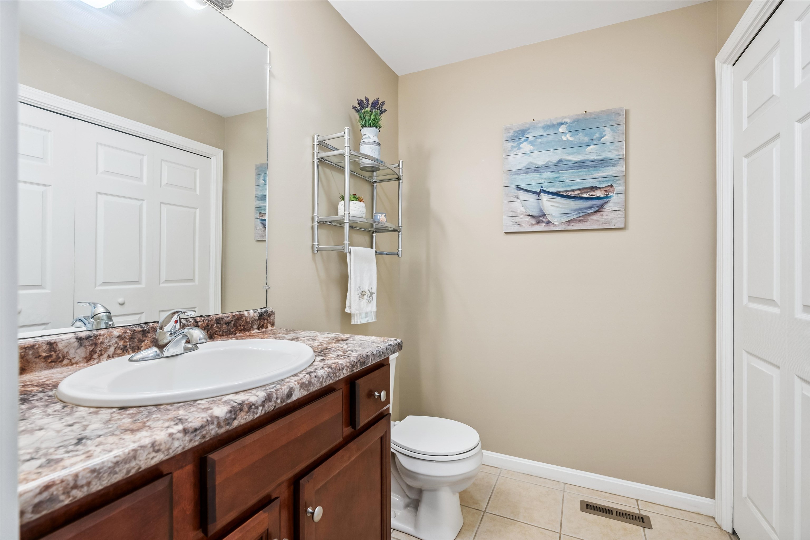 11 Emerson Drive Derry, NH 03038 - Photo 14 of 40