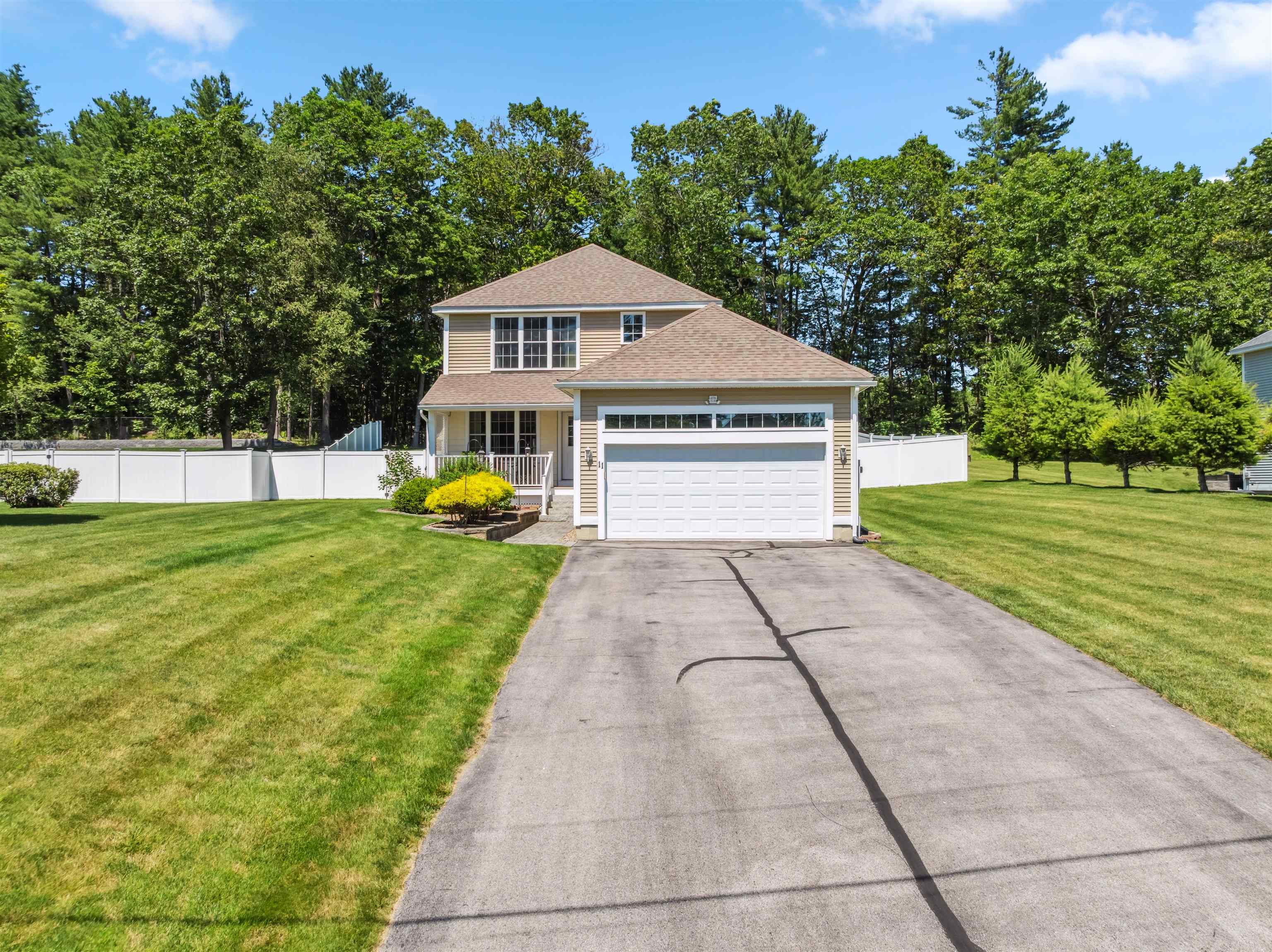 11 Emerson Drive Derry, NH 03038 - Photo 3 of 40