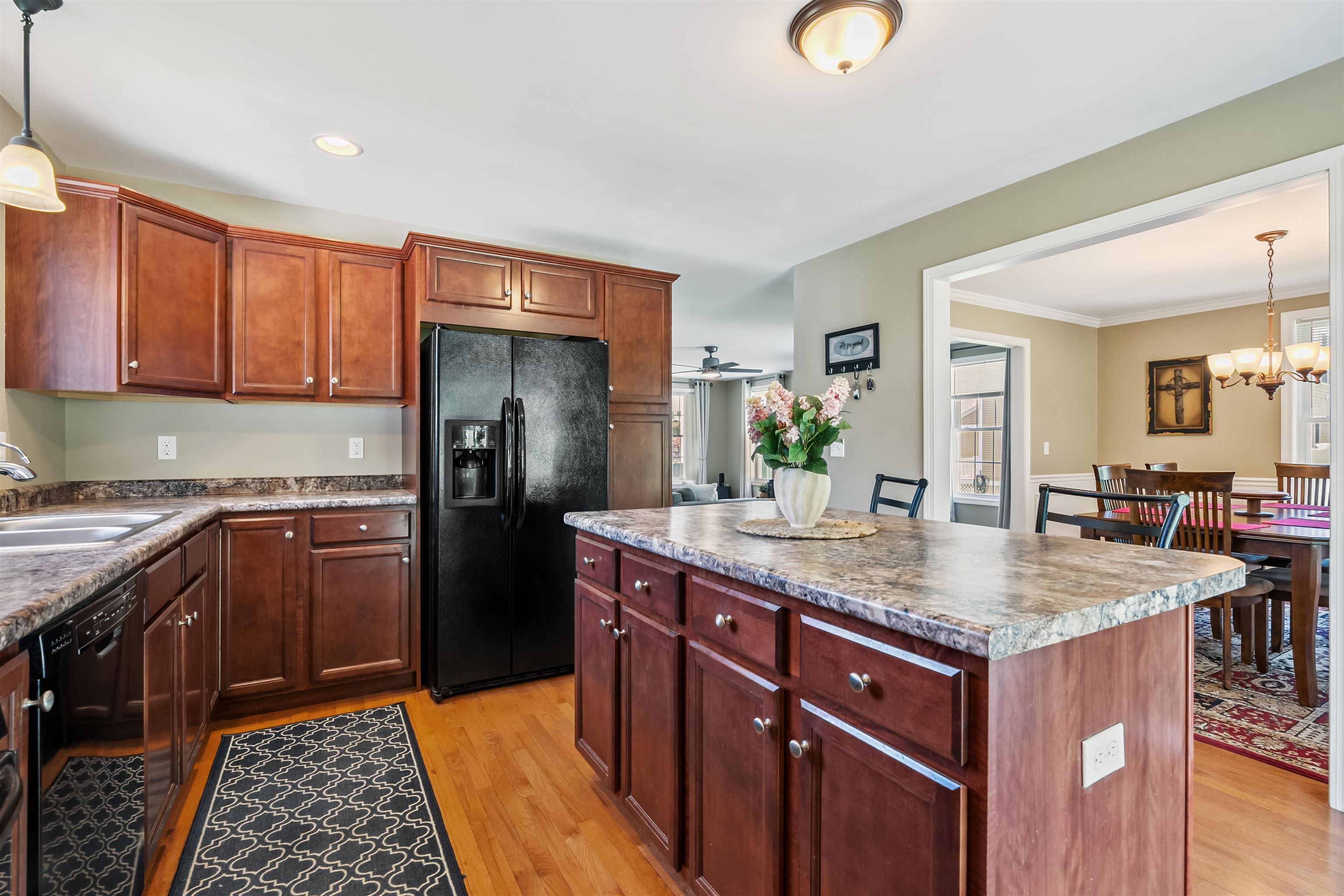 11 Emerson Drive Derry, NH 03038 - Photo 8 of 40