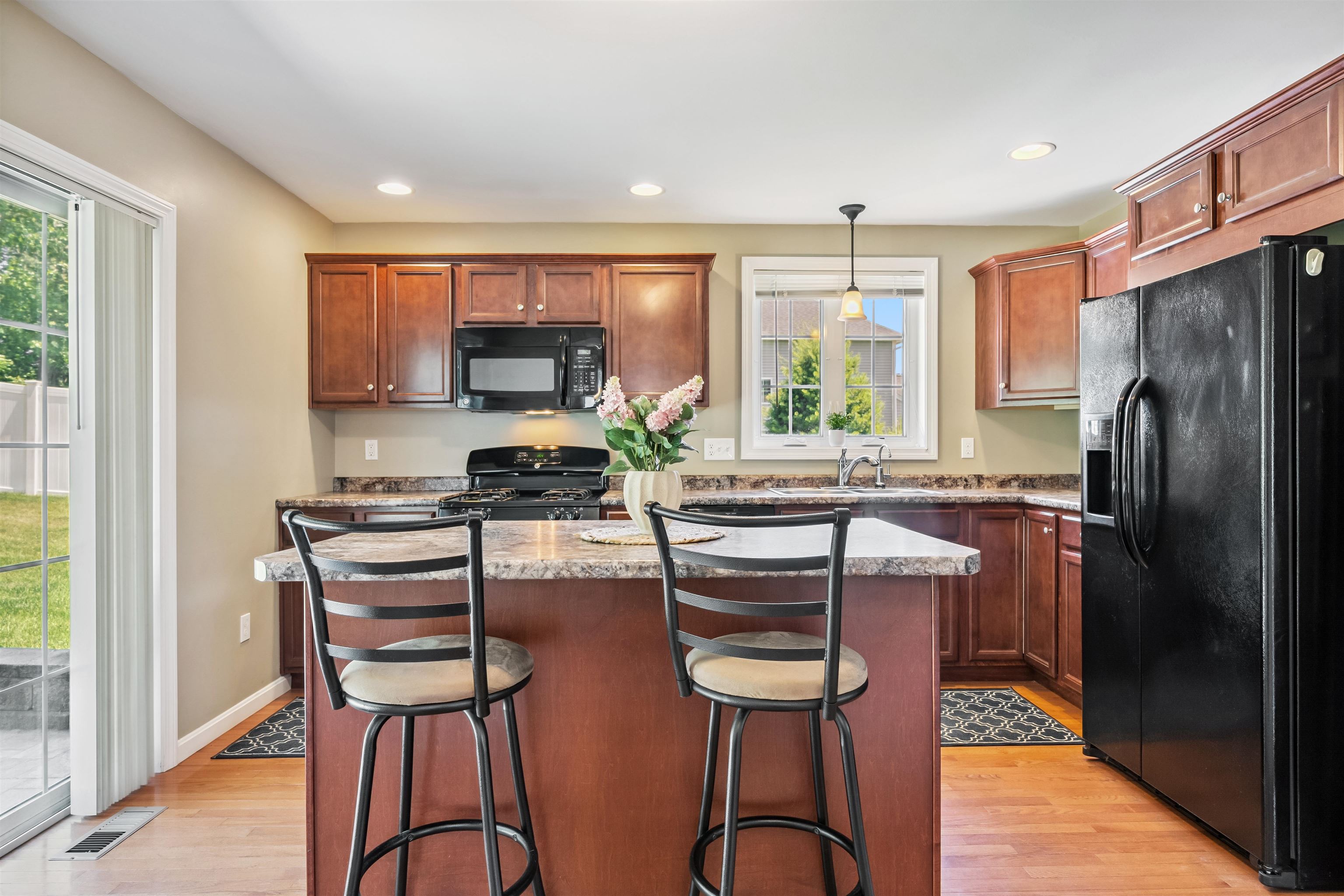 11 Emerson Drive Derry, NH 03038 - Photo 10 of 40