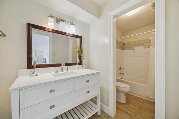 $275,000 | 305 West Thomas Avenue, Pasadena, TX 77506