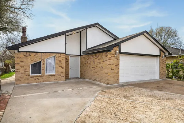 $275,000 | 305 West Thomas Avenue, Pasadena, TX 77506