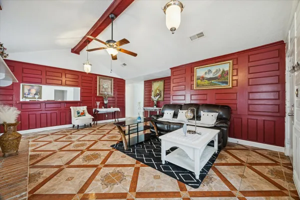 $275,000 | 305 West Thomas Avenue, Pasadena, TX 77506